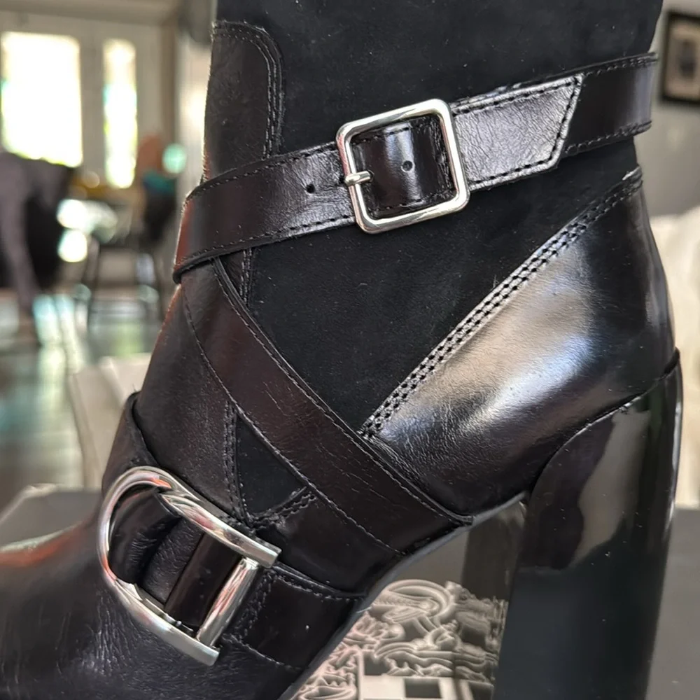 Vince Camuto Ankle Heel Boot💕 - Picture 5 of 9